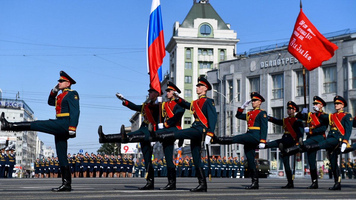 МЗС висловило ноту протесту РФ через паради в окупованому Криму і на Донбасі